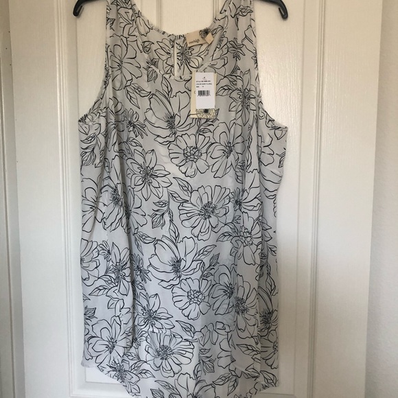 everleigh Tops - Black and white plus size top